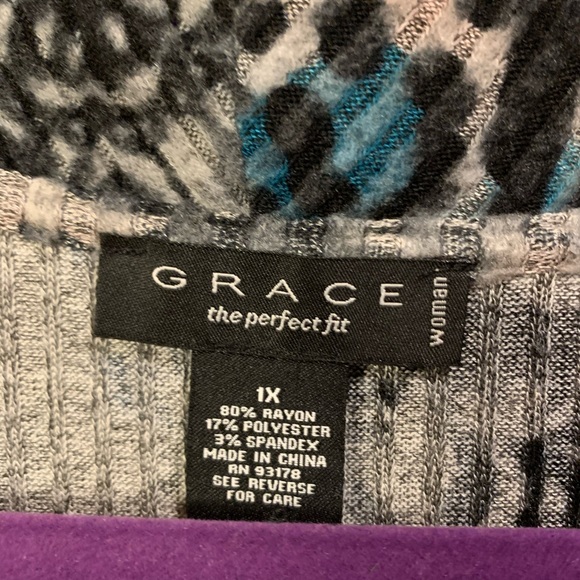 NWOT - GRACE plus size cowl neck tunic - Picture 2 of 4